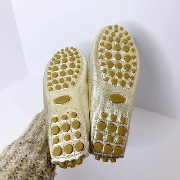 Coach Size 6 Nadia Gold Metallic Tassel Driving Moccasin - Picture 5 of 7